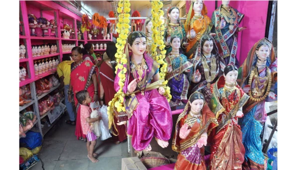 Gauri idols dazzle market     
