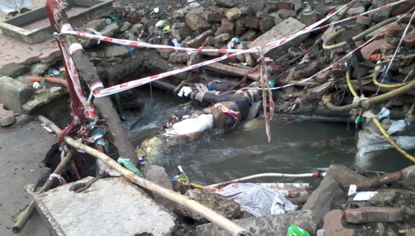 फुटपाथची दुरवस्था