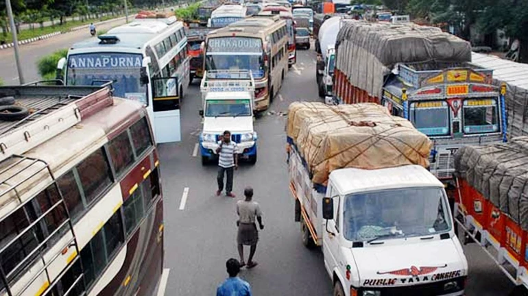 मुंबई में भारी वाहनों को 'नो एंट्री'