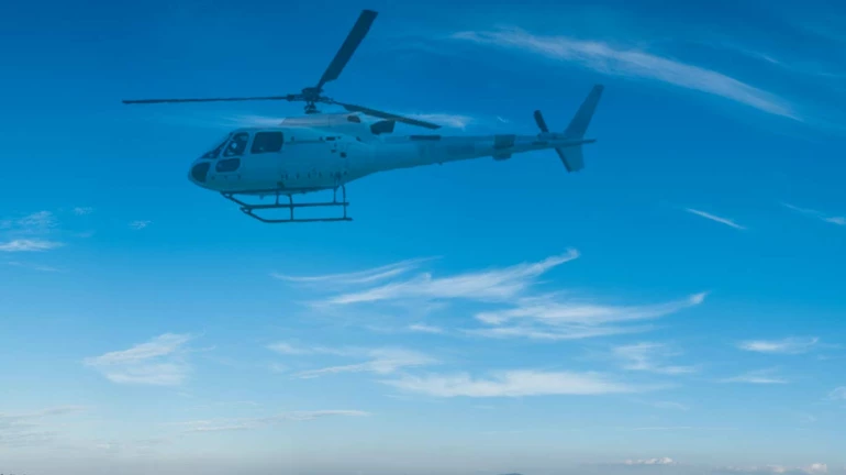 ONGC चे हेलिकॉप्टर समुद्रात कोसळले: 4 ठार, 5 जण बचावले