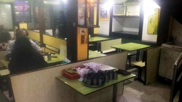 मुंबईत आता हॉटेल चालवा छोट्या जागेत