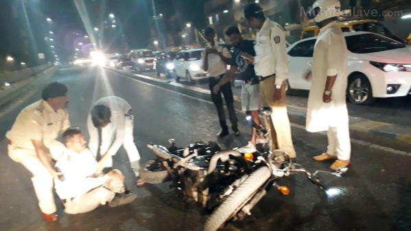 बाइक सवार ने ट्रैफिक पुलिसकर्मी को ठोका, हुआ गिरफ्तार