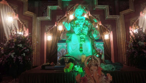 67 years old Jariwala Ganesh Mandal