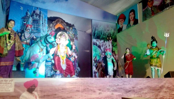 खेतवाडीत जय मल्हारचा देखावा