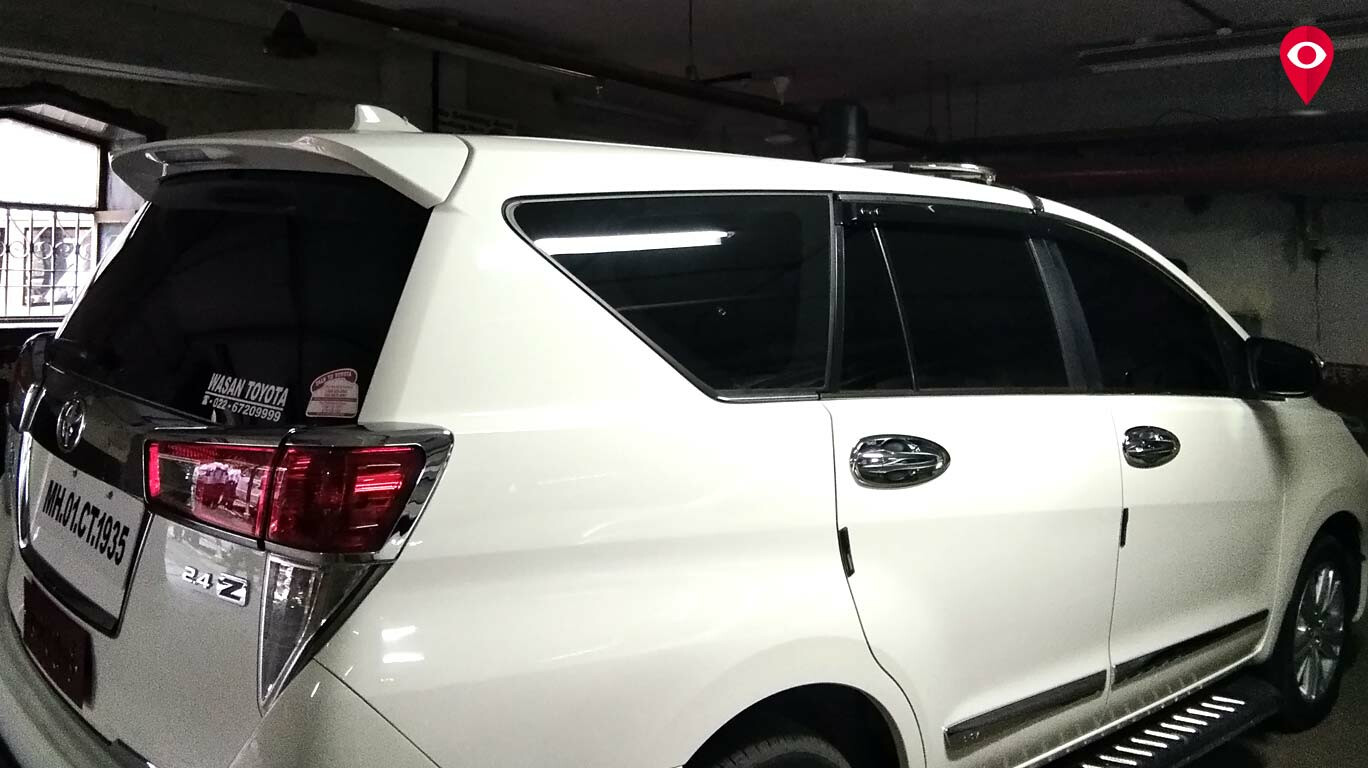 Mumbai mayor Vishwanath Mahadeswar refuses to remove red beacon from his auto Mumbai mayor Vishwanath Mahadeswar refuses to remove red beacon from his auto