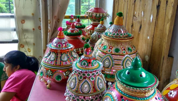 विशेष मुलांच्या गरबा मटकी