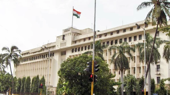 मंत्रालय पर फिर से आत्महत्या का प्रयास