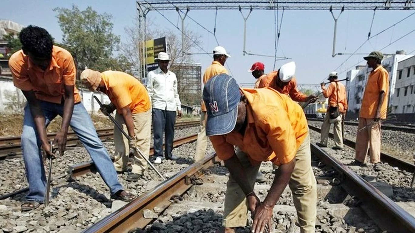 रेल्वेच्या तिन्ही मार्गांवर रविवारी मेगाब्लॉक