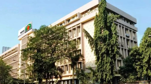 पत्राचाळ घोटाळा- म्हाडानं बिल्डरच्या मुसक्या आवळल्या