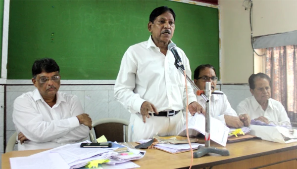 विमा कंपन्यांच्या फायद्यासाठी खटाटोप ?