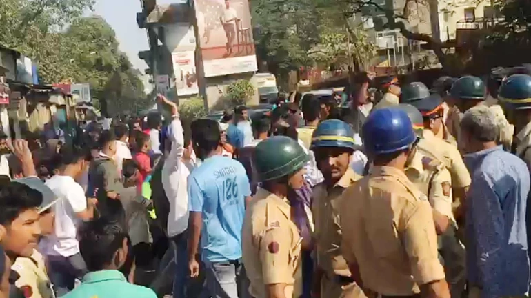 पुणे हिंसा : मुंबई में 100 से भी अधिक आंदोलनकारी पुलिस हिरासत में, मुंबई की सुरक्षा बढ़ाई गयी 