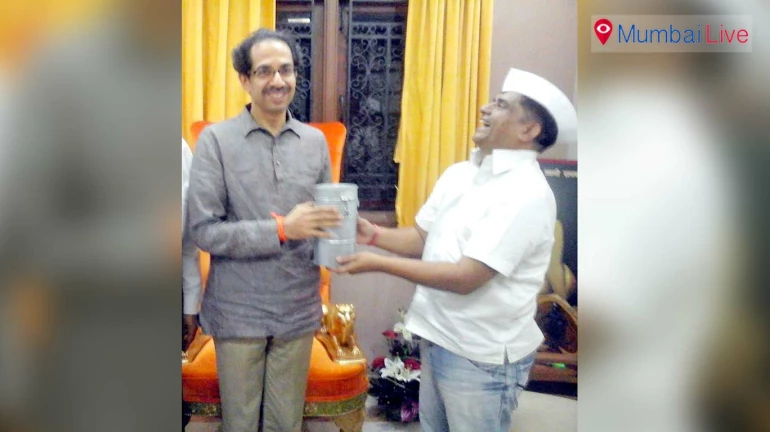 शिवसेना के समर्थन में डिब्बेवाले