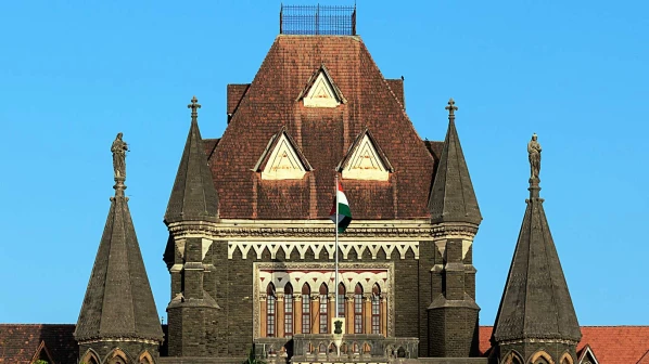 एलएलएमच्या विद्यार्थ्यांना दिलासा, मुंबई विद्यापीठाला दणका!