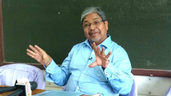 मुंबई विद्यापीठात कोट्यवधी रूपयांचा घोटाळा- डाॅ. मुणगेकर