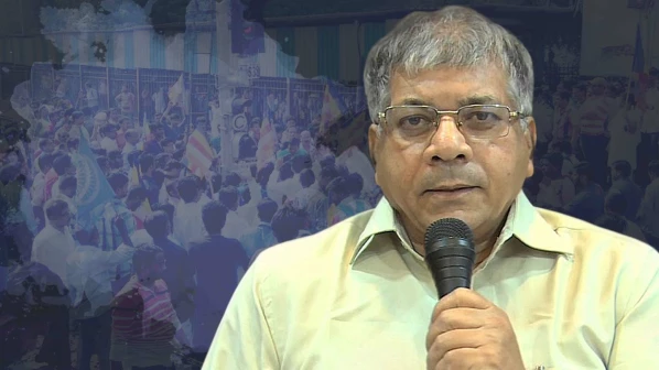 आंबेडकरी संघटनांचा संप मागे; भिडे, एकबोटेंच्या अटकेची मागणी कायम