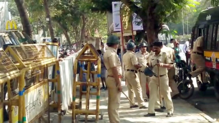 मुंबईत तीन ठिकाणी बॉम्बस्फोट होणार, पोलिसांच्या हेल्पलाईनवर धमकीचा फोन