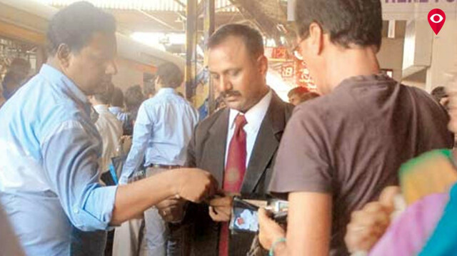 मध्य रेलवे की तिजोरी में दंड से आए 20.74 करोड़ रूपए