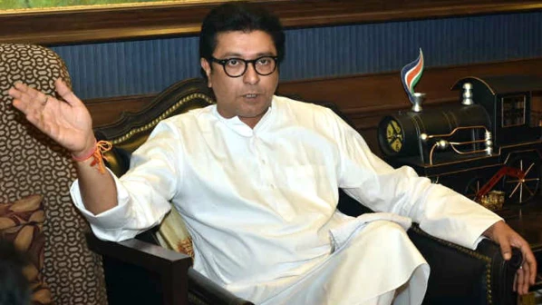 कच्ची बांधकामं पक्की करण्यासाठी आग लागली - राज