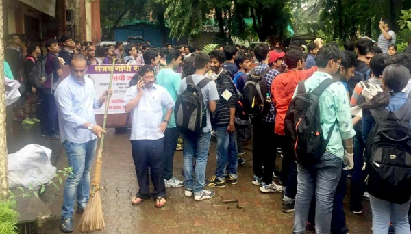 गांधी जयंतीनिमित्त स्वच्छता अभियान