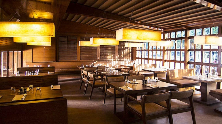 Maharashtra: Restaurants' Association protest against govt's stricter curbs Maharashtra: Restaurants' Association protest against govt's stricter curbs