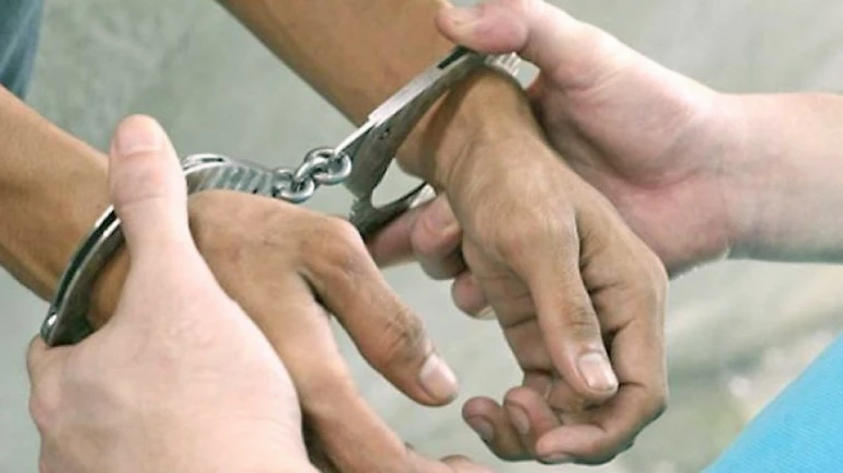 बांद्रा ईस्ट से पिस्टल के साथ चार गिरफ्तार