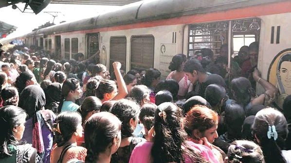 तिकिट दलालांकडून अडीच लाखांची आरक्षित तिकिटे जप्त 