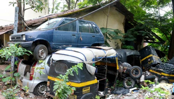 सरकारी ऑफिस की कबाडखाना