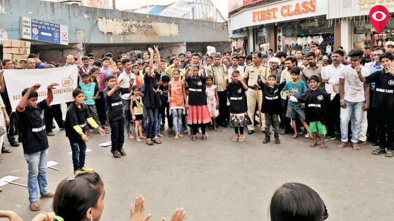 Sex-workers' children performed a flash mob at Dadar on Children’s Day