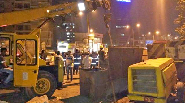 पवई मजूदर हादसा : बीएमसी कमिश्नर और ठेकेदार के खिलाफ एफआईआर दर्ज होने की उठी मांग  