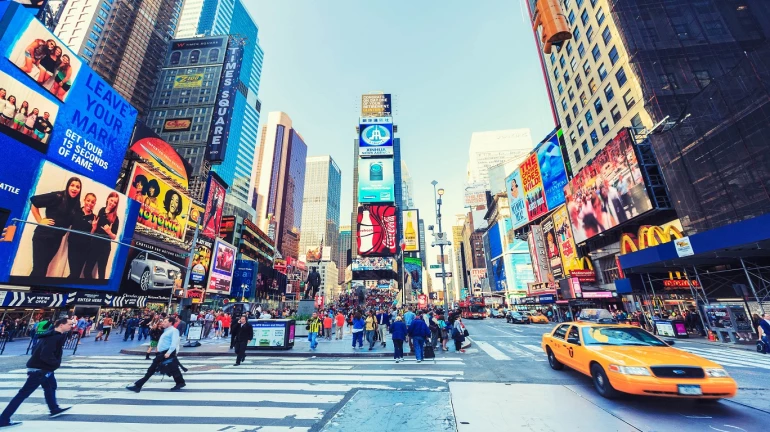 Mumbai could soon see 'digital billboards' like New York City! 
