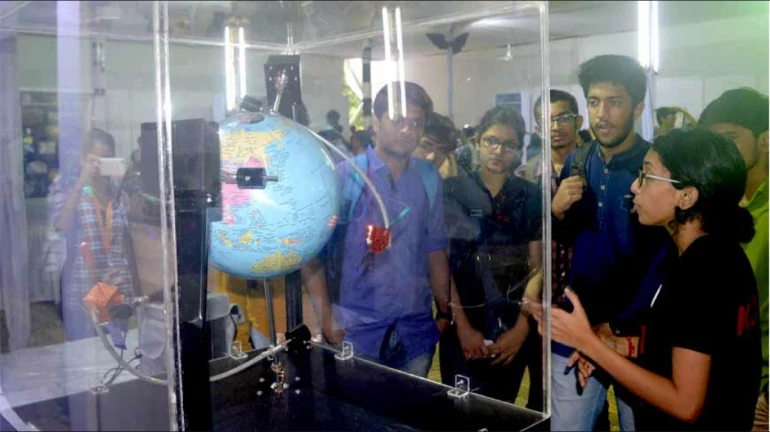 अरे व्वा! आता मराठीसह 'या' पाच भाषांमधून करता येणार इंजिनिअरिंग अरे व्वा! आता मराठीसह 'या' पाच भाषांमधून करता येणार इंजिनिअरिंग