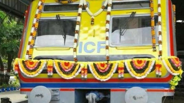 WR proposes INR 10 to travel in AC train for the first 5 kms