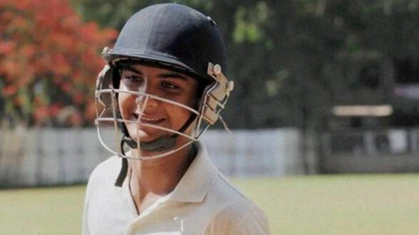 विधु विनोद चोपड़ा के बेटे अग्नि चोपड़ा गाली देकर फंसे 