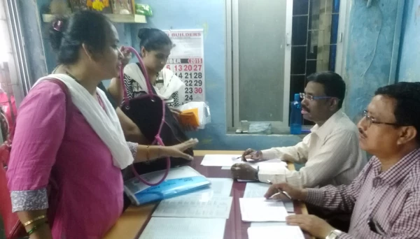 स्टॉल के लिए 'मारामारी' I 