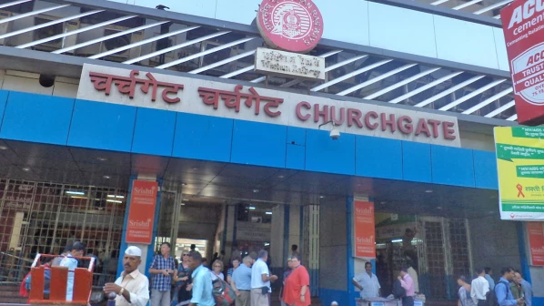 यात्रियों में कानूनी जागरूकता करने की रेलवे ने की पहल ।