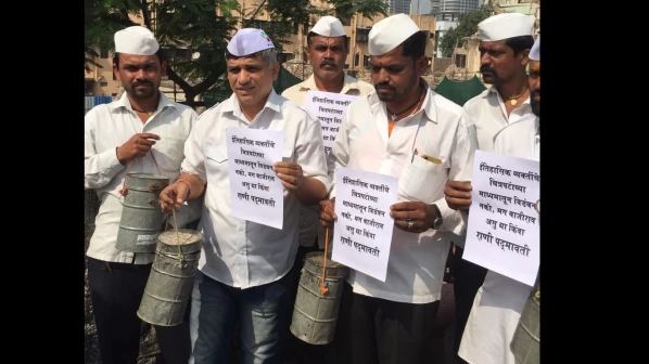 मुंबईच्या डबेवाल्यांकडून 'पद्मावती'ला विरोध