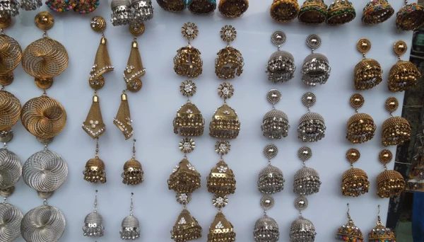 Style yourself for Bappa!