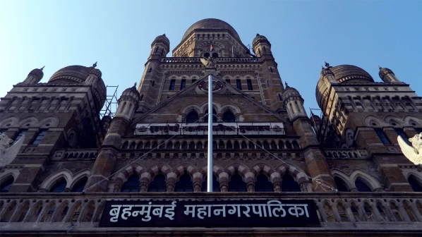 'तुम्ही सिंघम, तर आम्हीही सिंघम', नगरसेवकांचे आयुक्तांना आव्हान