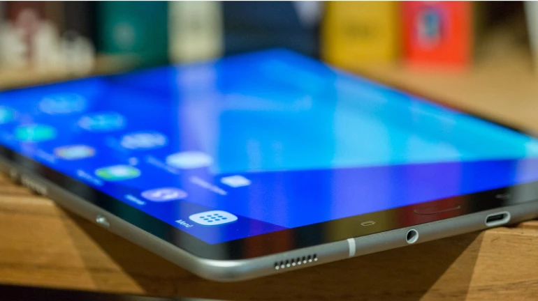 लॅपटॉप, टॅबच्या मागणीत प्रचंड वाढ लॅपटॉप, टॅबच्या मागणीत प्रचंड वाढ