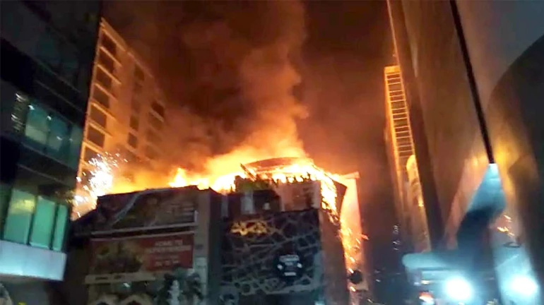 BMC submits its report on Kamala Mills fire; Recommends imposing a heavy penalty on the builder BMC submits its report on Kamala Mills fire; Recommends imposing a heavy penalty on the builder