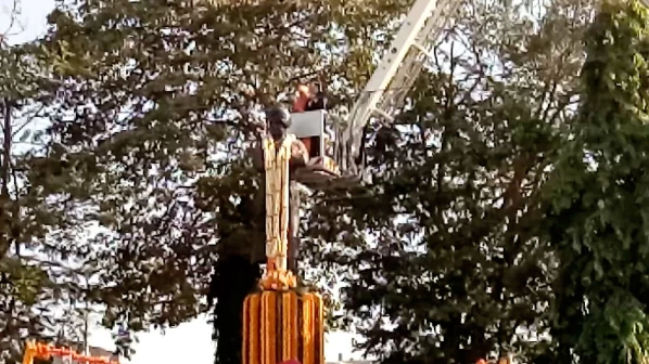 'उंगली उठाओं' - बीएमसी आयुक्त