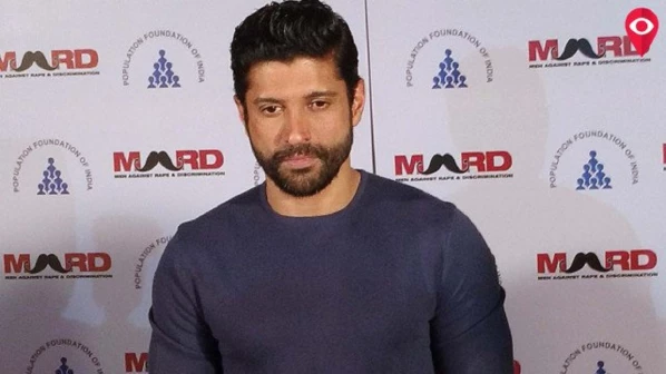 फरहान अख्तर ने पढ़ाया मर्द को सही 'मर्द' का पाठ!