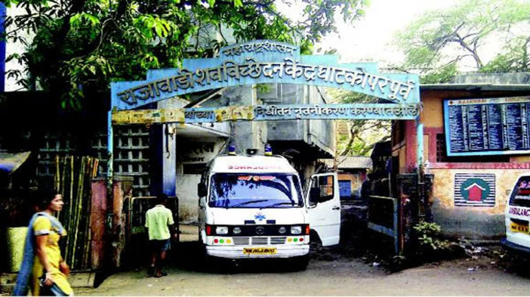 One dead and three injured in a house collapse in Ghatkopar