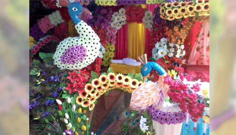 Plastic flowers decorated Mandap in demand!