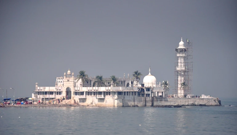 Haji Ali makes way for women