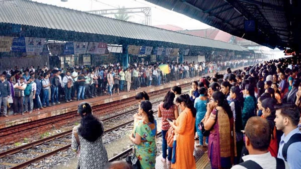 हार्बर रेल्वे मार्गावरील वाहतूक १० मिनिटं उशिरा