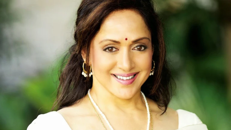 भाजपा सांसद हेमा मालिनी ने मुंबई में वरिष्ठ केंद्र का उद्घाटन किया भाजपा सांसद हेमा मालिनी ने मुंबई में वरिष्ठ केंद्र का उद्घाटन किया