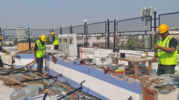 रविवारीही कारवाईचा धडाका, शहरभरातील बेकायदा बांधकामांवर महापालिकेचा हातोडा