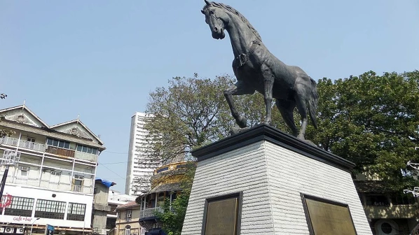 'काळा घोडा'च्या नामकरणाचा प्रस्ताव फेटाळला