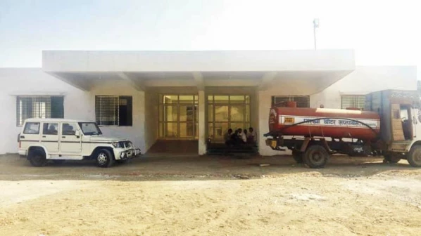 मुंबई-पुणे एक्सप्रेस वेवरचं ट्रॉमा केअर सेंटर होणार सुरू, दीड वर्षांची धूळ उडणार!